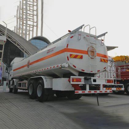 Cbm Shacman X X Fuel Refueling Oil Transport Tank Truck Hp