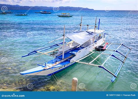 Filipino Boat in the Boracay Sea Editorial Stock Photo - Image of palm ...