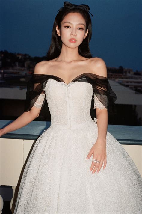 Jennie Des Blackpink Tait En Robe Chanel Pour Sa Premi Re Fois Au