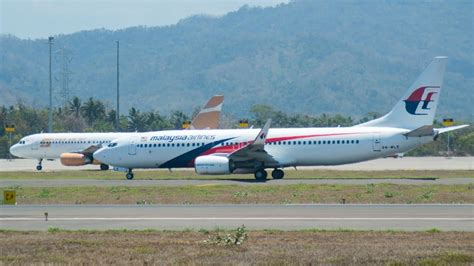 Awesome Takeoffs And Landings At YIA Yogyakarta Airport YIA WAHI