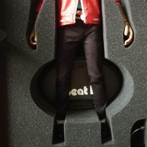 Hot Toys Michael Jackson Beat It M Icon MIS 10 New Condition Hobbies Toys Toys Games On