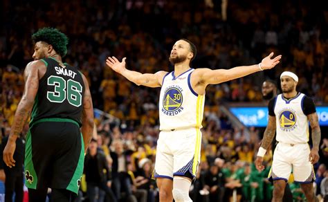 Warriors derrotan a los Celtics y están a un triunfo de ganar las