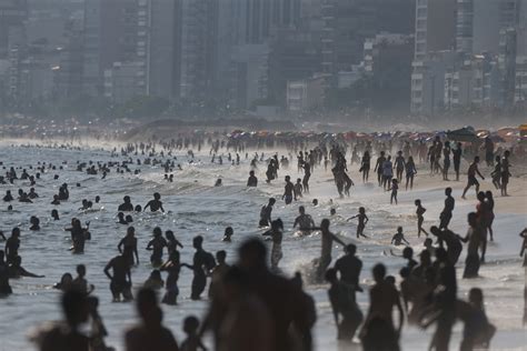 Rio Tem Praias Lotadas No Primeiro Dia Do Ver O Mh Geral