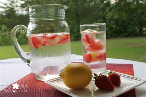 Strawberry Lemon Water 4 Mom Wife Busy Life