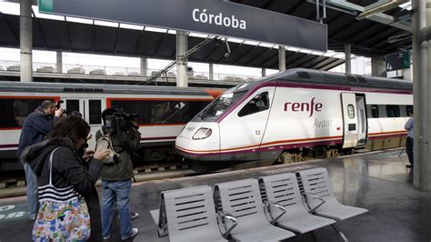 Renfe refuerza con 7 200 plazas y 21 trenes con parada en Córdoba por