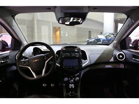 2020 Chevrolet Sonic: 87 Interior Photos | U.S. News