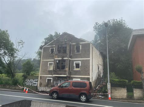 En Imágenes Importantes Daños Materiales Tras Un Incendio En Una Casa