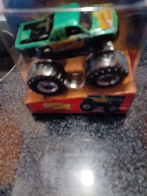 CAMION BUSTIN LOOSE Hot Wheels Monster Jam échelle EUR PicClick FR