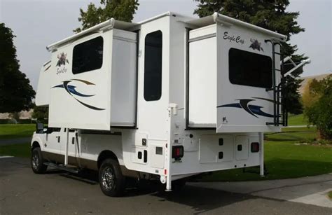 12 Tips For Buying A Class C Motorhome | Kempoo.com