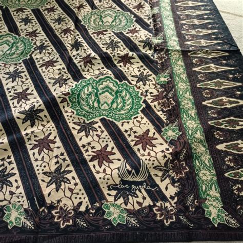 Jual Sarung Batik Tradisional Eksklusif Lar Gurda Original Shopee