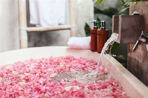 Heal With a Spiritual Bath! 3 Soothing Recipes - Bathtubber