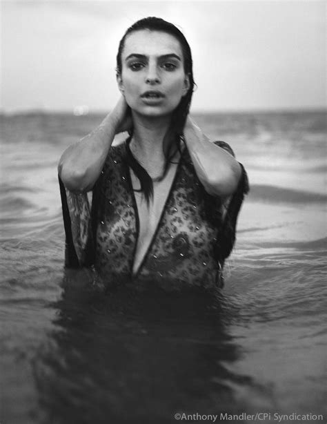 Emily Ratajkowski Sexy 17 Photos Thefappening