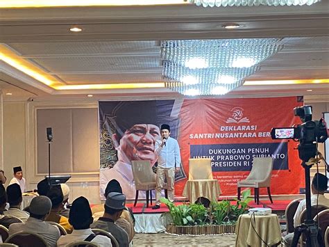 Ratusan Santri Dan Kiai Kampung Deklarasi Dukung Prabowo Presiden 2024