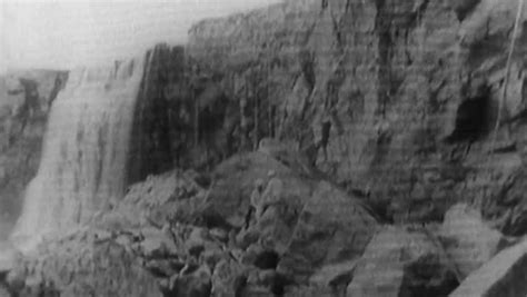 The Geology Of Niagaras American Falls Explained In 1969 Cbc Ca