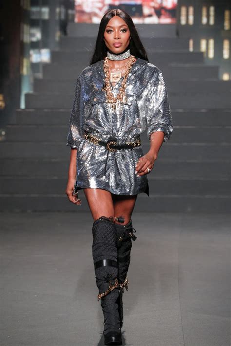 Naomi Campbell Shut Down The Runway With A Surprise Appearance At The Moschino x H&M Fashion ...