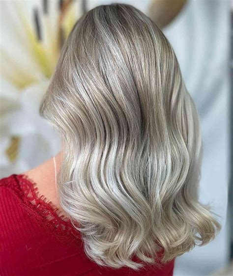 Platinum Blonde Hair With Caramel Lowlights