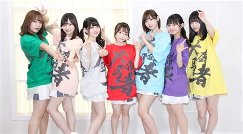 【写真 19枚】アイドルグループ「ババババンビ」（左から）池田メルダさん、宇咲さん、小鳥遊るいさん、岸みゆさん、水湊みおさん、近藤沙瑛子