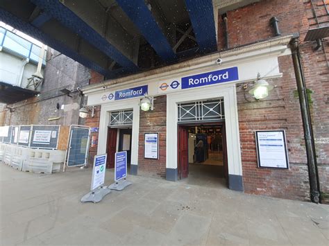 Romford to West Brompton – TFL Rail and London Overground – Walking