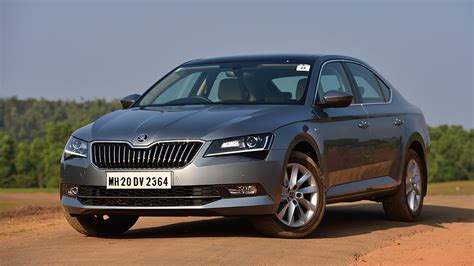 Skoda Superb Price Mileage Reviews Specification Gallery