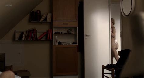 Naked Helle Fagralid in Sorg og glæde