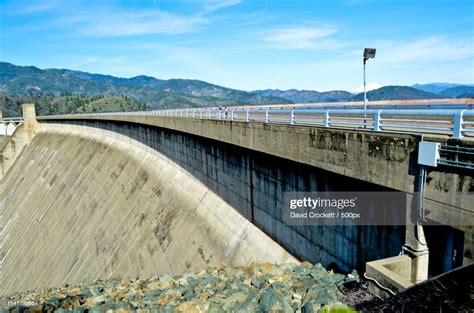 Shasta Dam High-Res Stock Photo - Getty Images