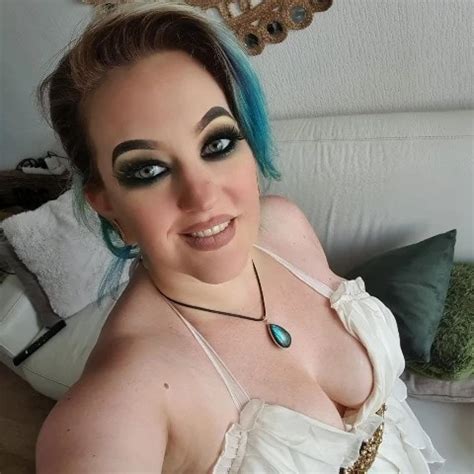 Chubby Milf Amy Leaf Selfies Nude Pics Xhamster