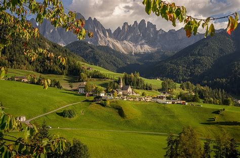 Hd Wallpaper Green Tree Lot Mountains Castle Italy Panorama South