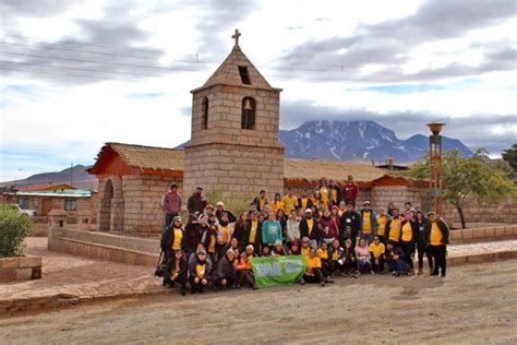 Trabajos Voluntarios De Invierno Comprometidos Con La Comunidad