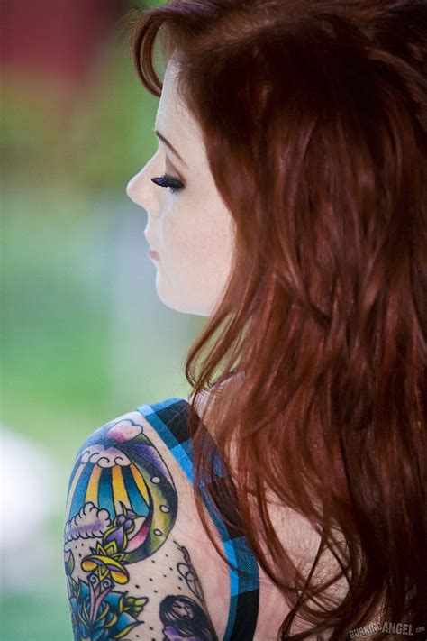 Redhead Babe Misti Dawn Gets Naked On All Fours Flashing Her Ass And Pussy CoedCherry