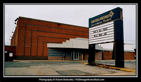 Meadowbrook Theatre in East Meadow, NY - Cinema Treasures