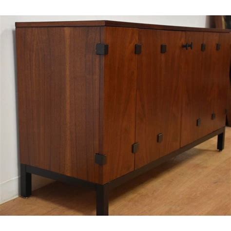 Mid Century Modern Milo Baughman For Directional Walnut Sideboard