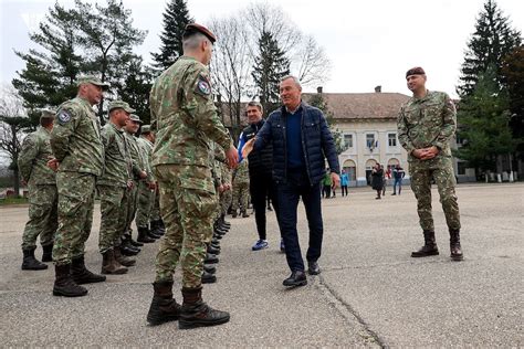 Mircea Rednic a dat milităria jos din pod la UTA FOTO Sportarad