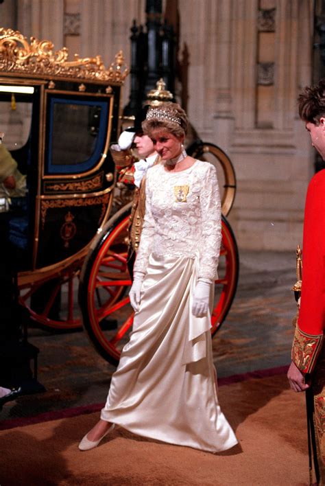 Princess Diana’s 16 Best Fashion Moments