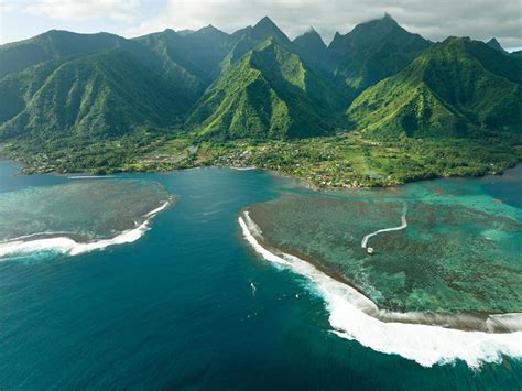 Tahitis Most Legendary Wave Scares Seasoned Pros Now Its The Site