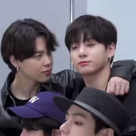 ᴋɪɴᴀ⁷ on Twitter RT no kmner i rlly wonder who said fuck it and kissed the other first
