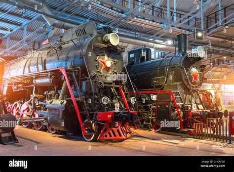 Las antiguas locomotoras de vapor de la época de la URSS Rusia San