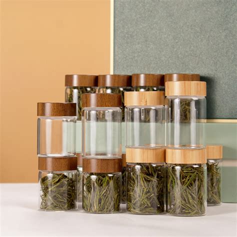 Factory High Borosilicate Screw Lid Glass Canister With Acacia Wood Lid Multiple Size Glass