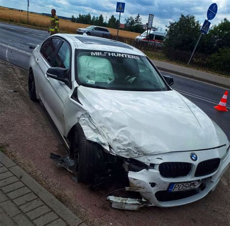 Wypadek BMW i Peugeota koło Raszkowa OSTROW24 tv Ostrów Wielkopolski