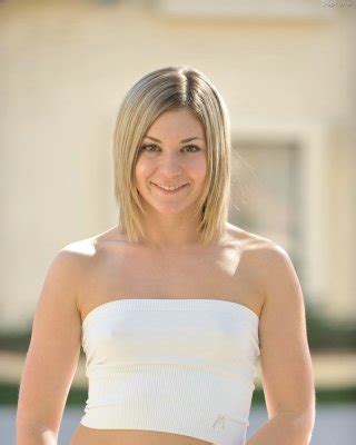 Flashes Tits And Pussy Porn Pics Pictoa