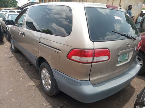 Super Clean Firstbody Toyota Sienna In Perfect Condition 850k Give Away