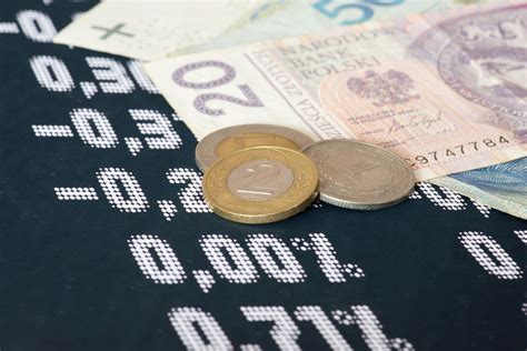 Złoty znów nurkuje Kursy walut na poziomach niewidzianych od miesięcy