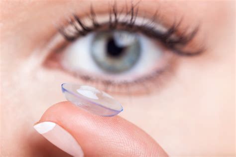 6 Reasons To Wear Contacts Instead Of Glasses