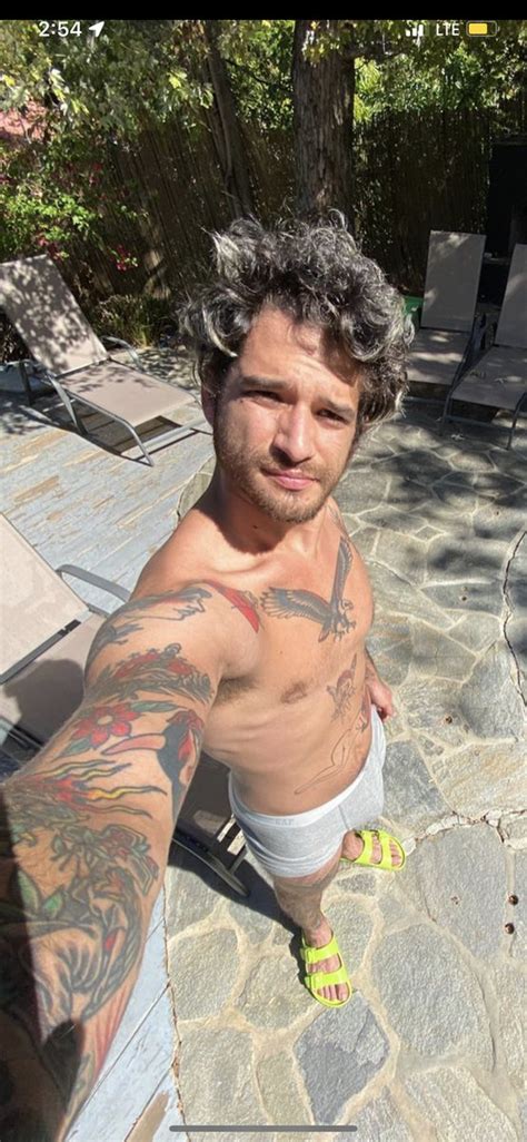 Famous Bulges On Twitter Rt Thefamousbulges Tyler Posey Bulge