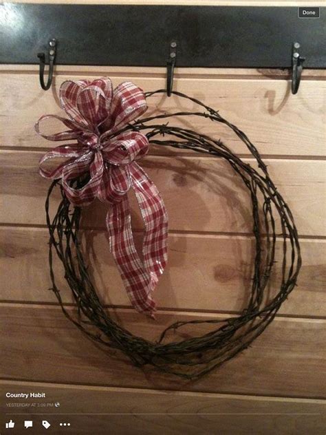 Cute And Rustic Barbed Wire Wreath Barb Wire Crafts Wire Crafts