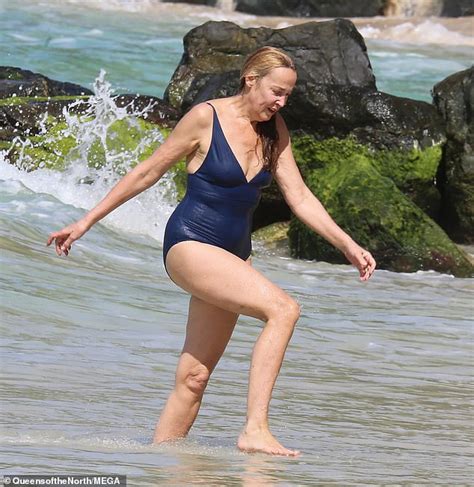 Jerry Hall And Rupert Murdoch Relax On Barbados Beach Daily Mail