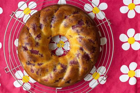 Couronne au lait concentré citron framboises Les petits plats de