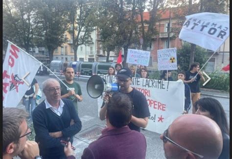 Contestato Ministro Pichetto Frattin A Torino Rivoluzione Anarchica