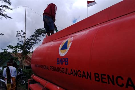 BPBD Nagekeo Salurkan Air Bersih Atasi Kekeringan ANTARA News Kupang