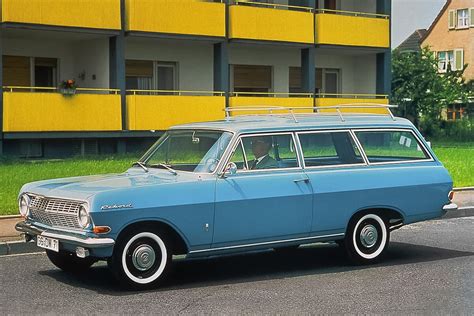 Das Mittelklassemodell für alle Vor 60 Jahren startet der Opel Rekord