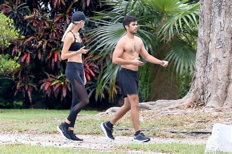 Devon Windsor Sexy Toned Body Out In Miami Hot Celebs Home